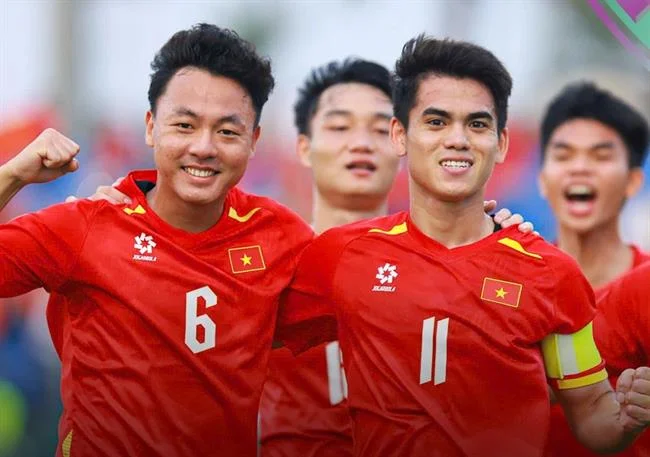 Bàn Sic Bo với xúc xắc